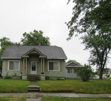 1067 La Salle Ave