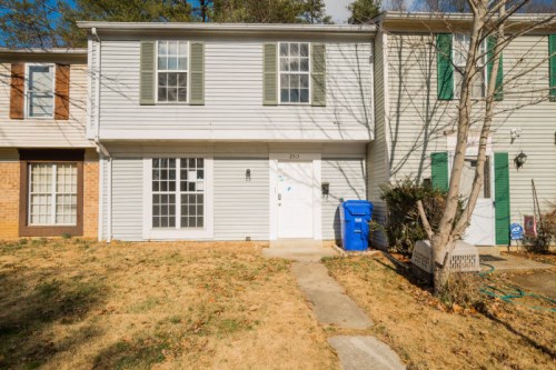 2513 Robinson Pl