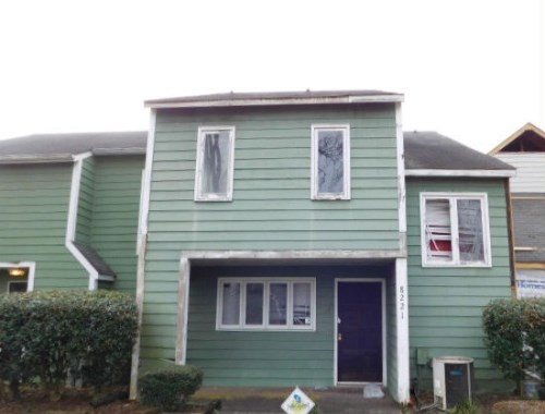 8221 Feather Ln