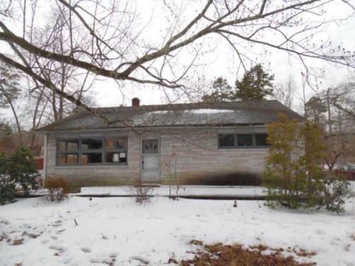 3307 Lakeside Dr