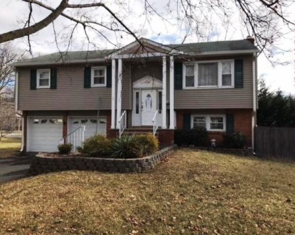 40 Circle Dr
