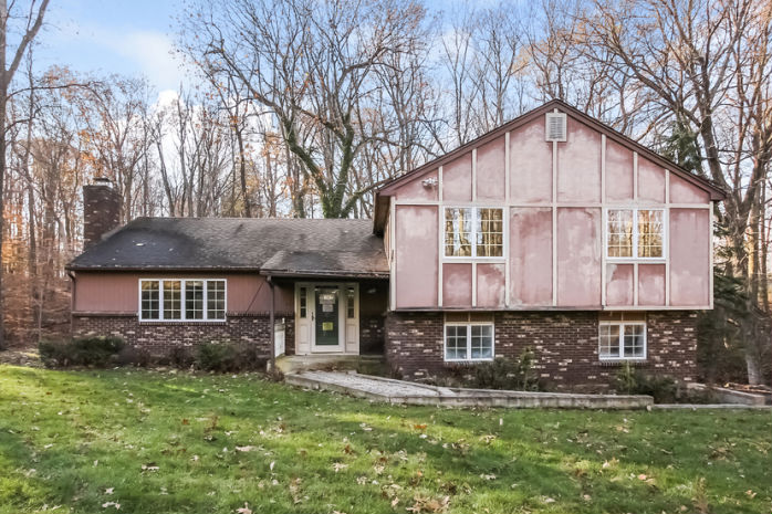 30 Sunset Lake Rd