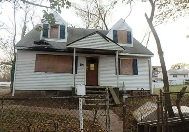 84 Crampton Ave