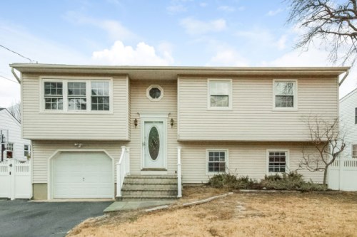 207 Riviera Dr