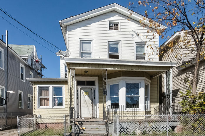 128 Madison St