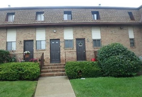 806 N OAKS BLVD