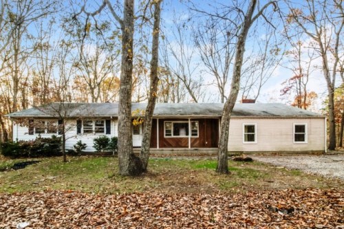 19 Brookside Rd