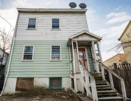142-144 Carlisle Ave