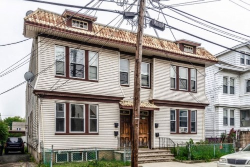 13 Leslie Pl
