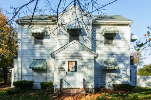 571 Cedar Ave