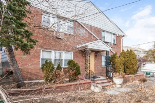 22 Hausmann Ct
