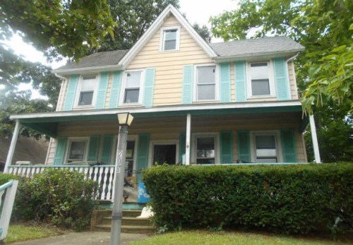 208 Station Ave
