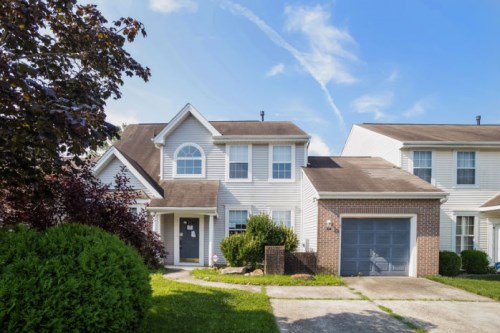 54 Fieldcrest Dr