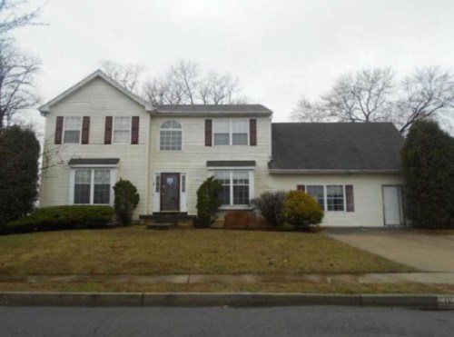 10 Thorn Briar Ln