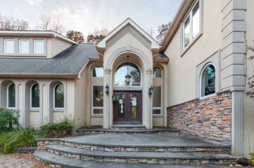 10 Camelot Dr