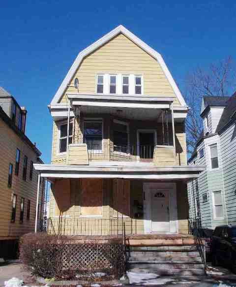 305 S CLINTON ST