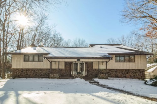 2 Meetinghouse Ct