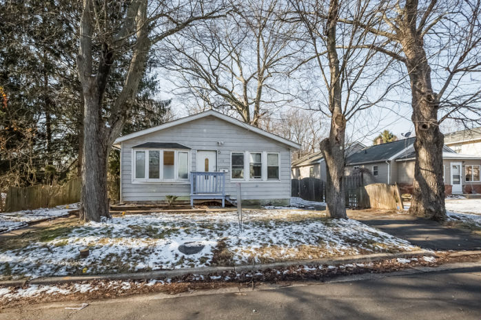 212 Oakmoor Ave