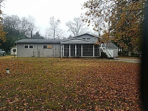 114 MACARTHUR AVE
