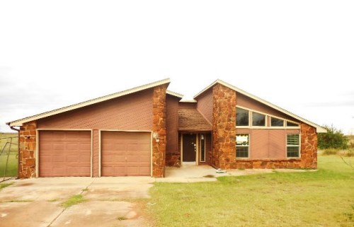 4703 Sara Rd NE