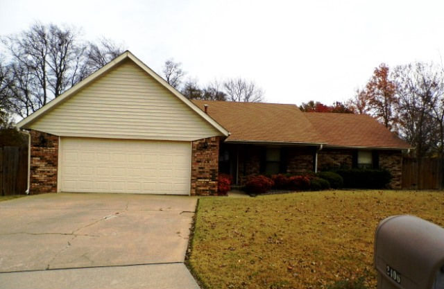 2406 S Maywood Dr