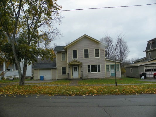 95 W Main St