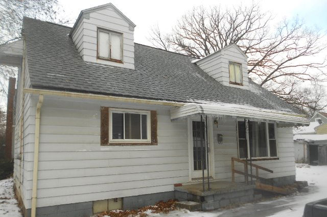377 Sullivan Ave