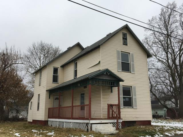931 Young Ave NE