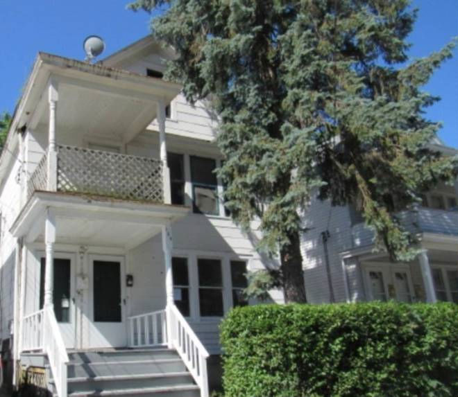 104 Thompson St