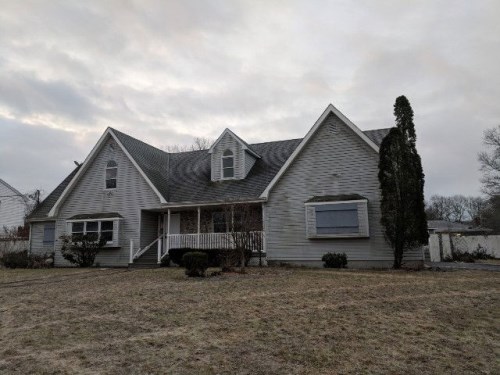 2 Tipton Dr W