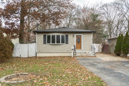1389 Penataquit Ave
