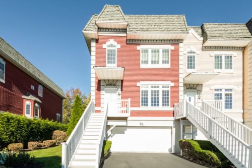 44 Alexander Ct