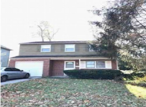 100 W Essex Ave