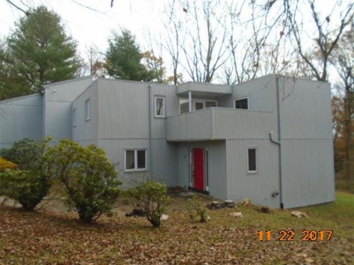 293 EARLES LANE