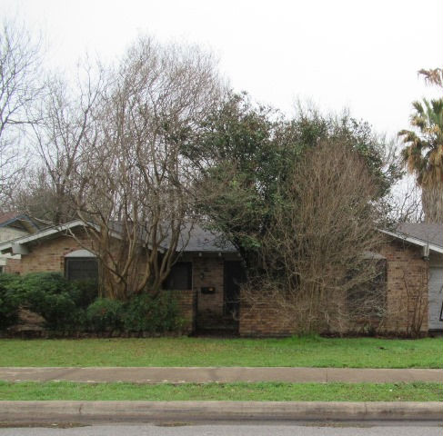 9803 Oak Hollow Dr
