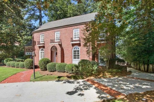 1118 Oxford Rd NE