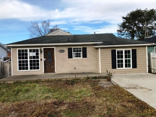 6112 Pinedale Dr