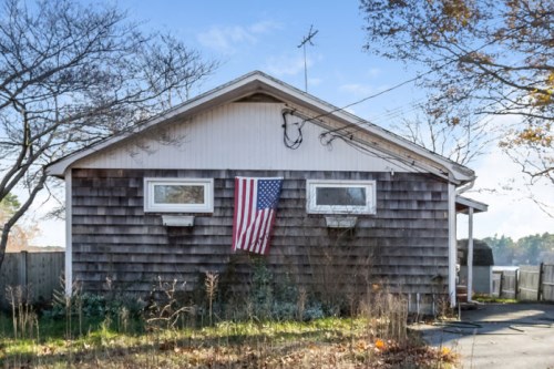 11 Jean St