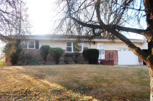 32 ROLLING HILLS DR