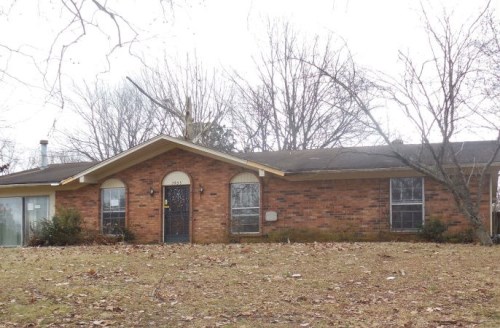 5935 Vinson Cv