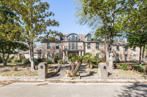 6802 Apple Valley Ln