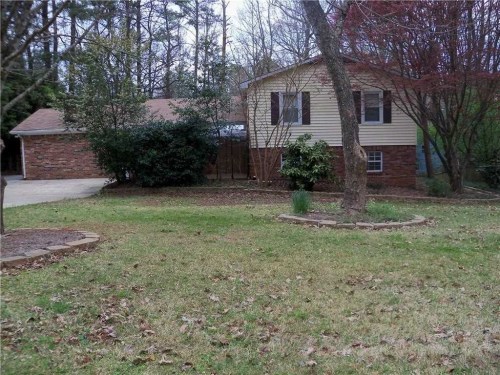3040 Howell Ct