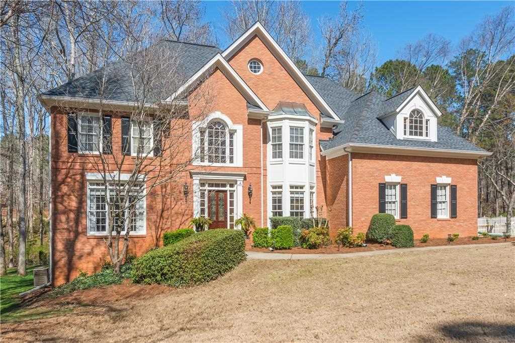 435 Champions View Dr