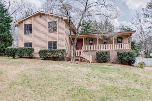4403 Pine Tree Close