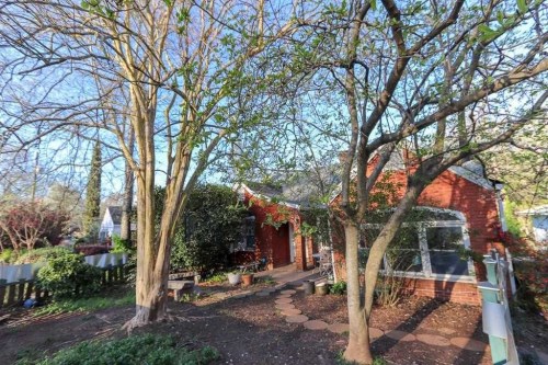 1203 Woodland Ave SE