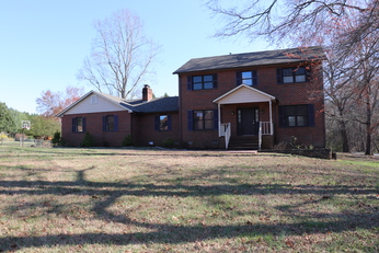 1025 Timberlane Cir