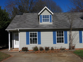 1060 Farm Pond Ln