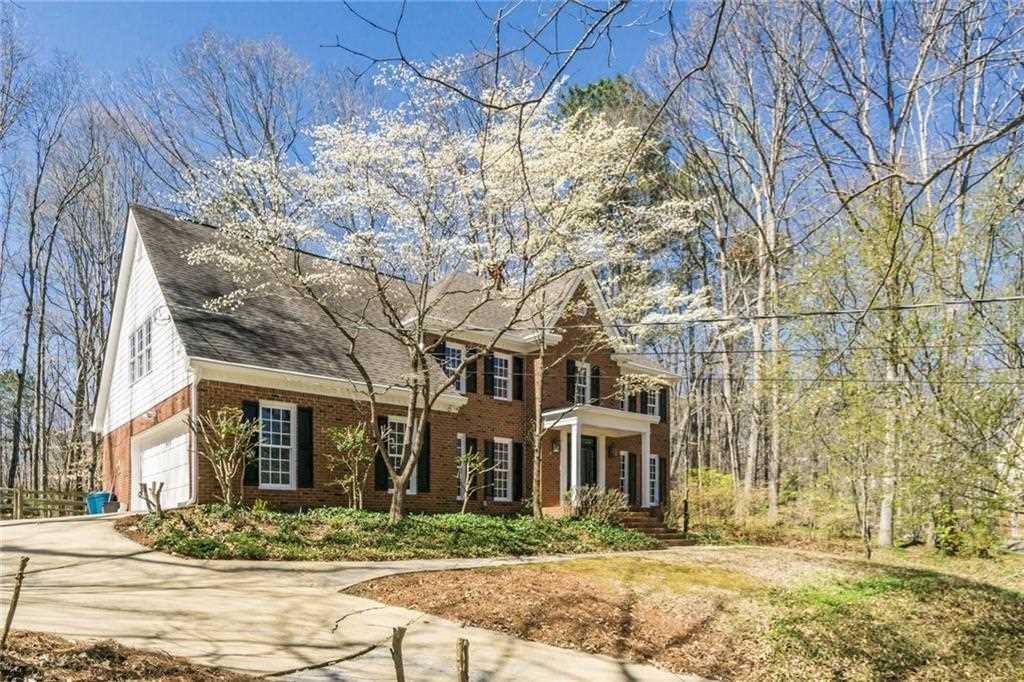 150 River Lake Ct