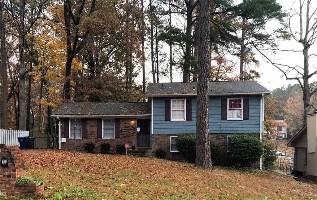 141 Candlelight Ln SW