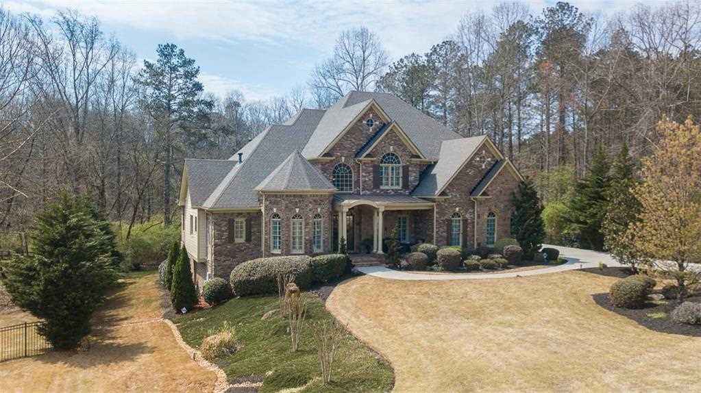 390 Creek Point